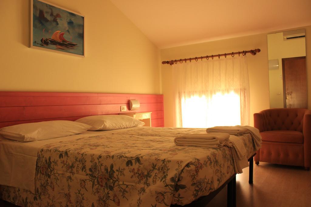Albergo Al Castello Recoaro Terme Room photo